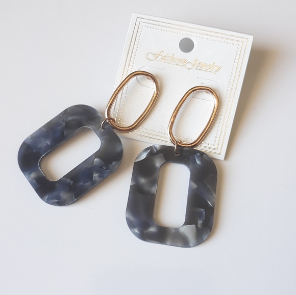 Fashion Jewelry Acrylic Earrings - Picture 3 of 5